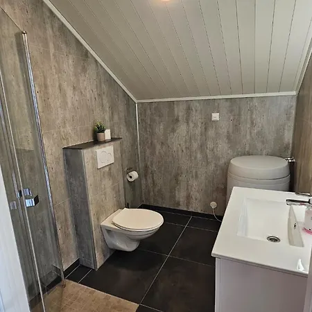 بيت للعطل Lofoten Seaview Cabin, Finnvika